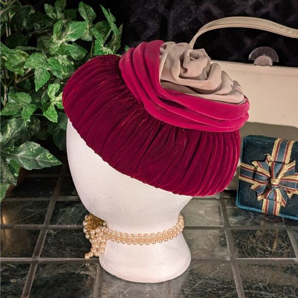 MCM 1950s Vintage Pink Fuschia Velvet Hat w/ Pearl & Rhinestone, Roberta Bernays - Picture 6 of 8